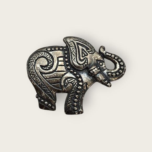 Elephant Brooch – Silver Textured Tribal Design Vintage Pin - Picture 3 of 6
